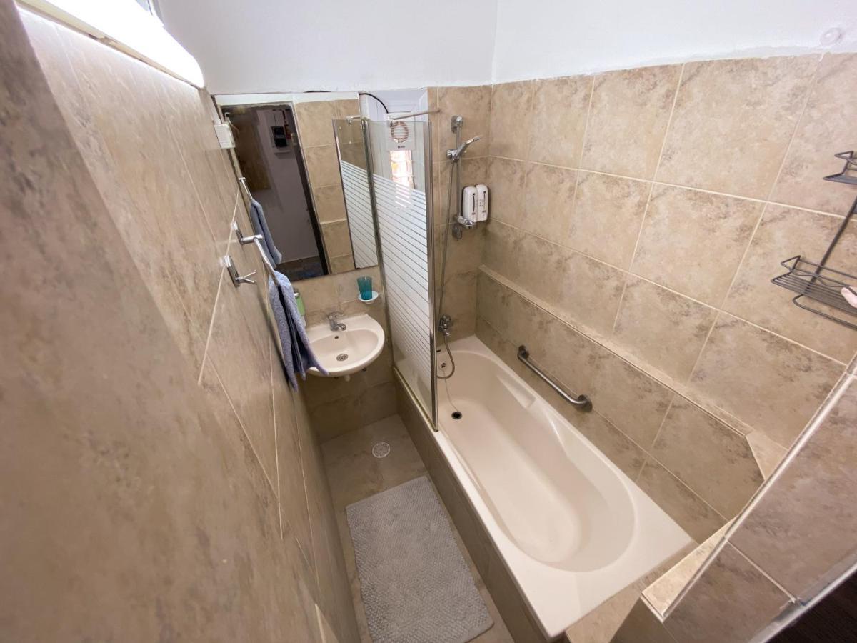 Old Town Guest House Beersheba Екстериор снимка